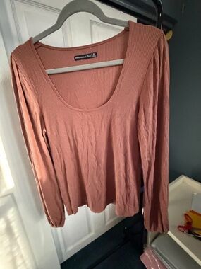 Abercrombie & Fitch Long Sleeve Scoop Neck Ribbed Top - rusty mauve